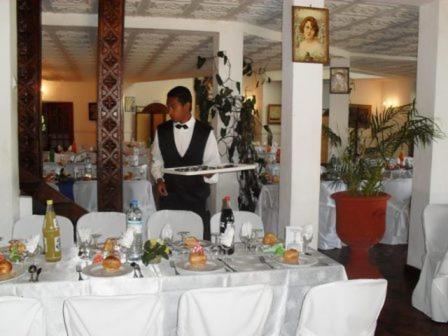 Les Hautes Terres Hotel Антананариву Ресторант снимка